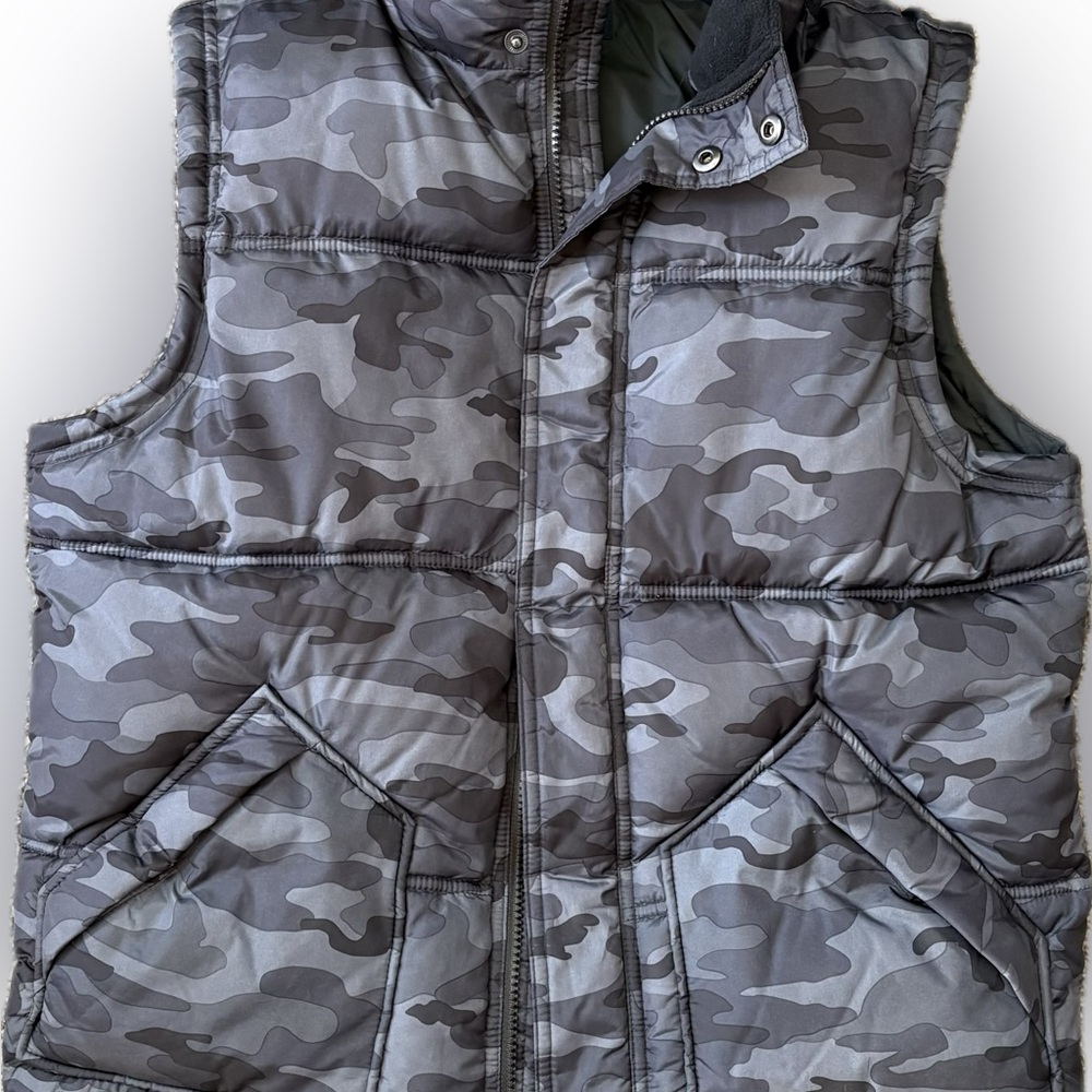 Gap Kids Camo Puffer Vest Boys Size XXL (14-16)